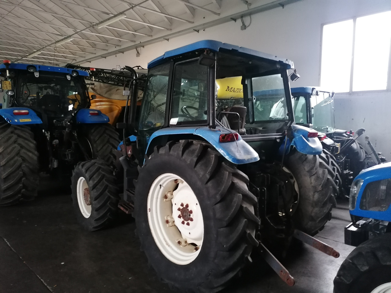 NEW HOLLAND TL 90 - Farm tractor: picture 5 NEW HOLLAND TL 90 - Farm tractor: picture 5