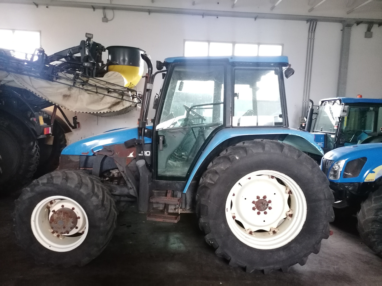 NEW HOLLAND TL 90 - Farm tractor: picture 4 NEW HOLLAND TL 90 - Farm tractor: picture 4