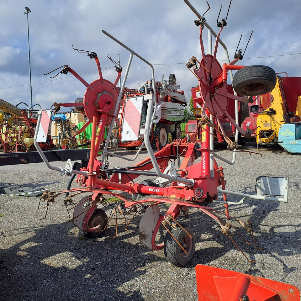 VOLTAFIENO LELY STABILO 600 - Tedder/ Rake: picture 3 VOLTAFIENO LELY STABILO 600 - Tedder/ Rake: picture 3