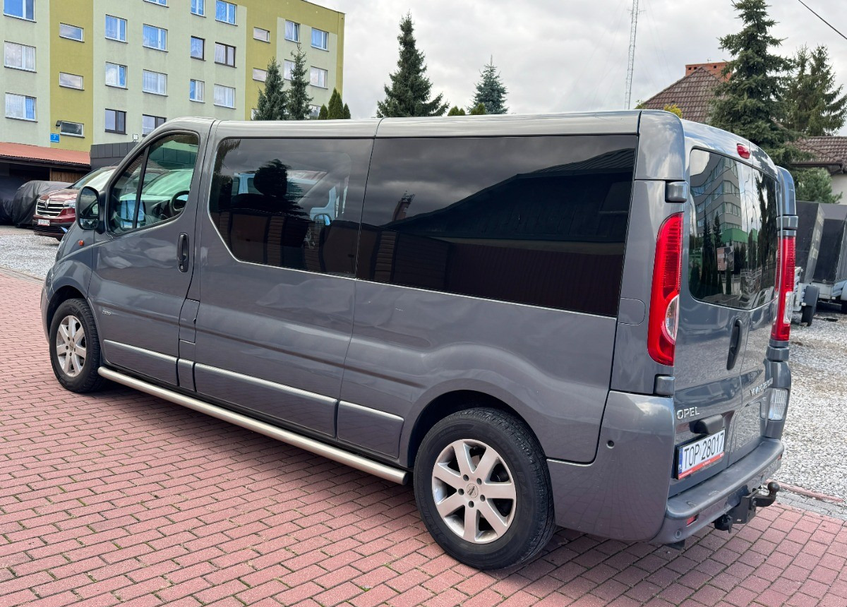 Opel Vivaro LONG 2.5 150KM Brygadówka Brygada Bezwypadkowy Super Stan FV23 - Combi van: picture 4 Opel Vivaro LONG 2.5 150KM Brygadówka Brygada Bezwypadkowy Super Stan FV23 - Combi van: picture 4