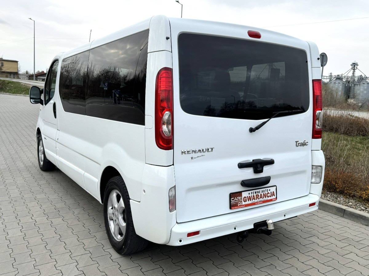 Renault Trafic L2 Long 2.5 150KM Black Edition 9 osobowy TOUR Nawiewy tylne - Minibus, Passenger van: picture 3 Renault Trafic L2 Long 2.5 150KM Black Edition 9 osobowy TOUR Nawiewy tylne - Minibus, Passenger van: picture 3