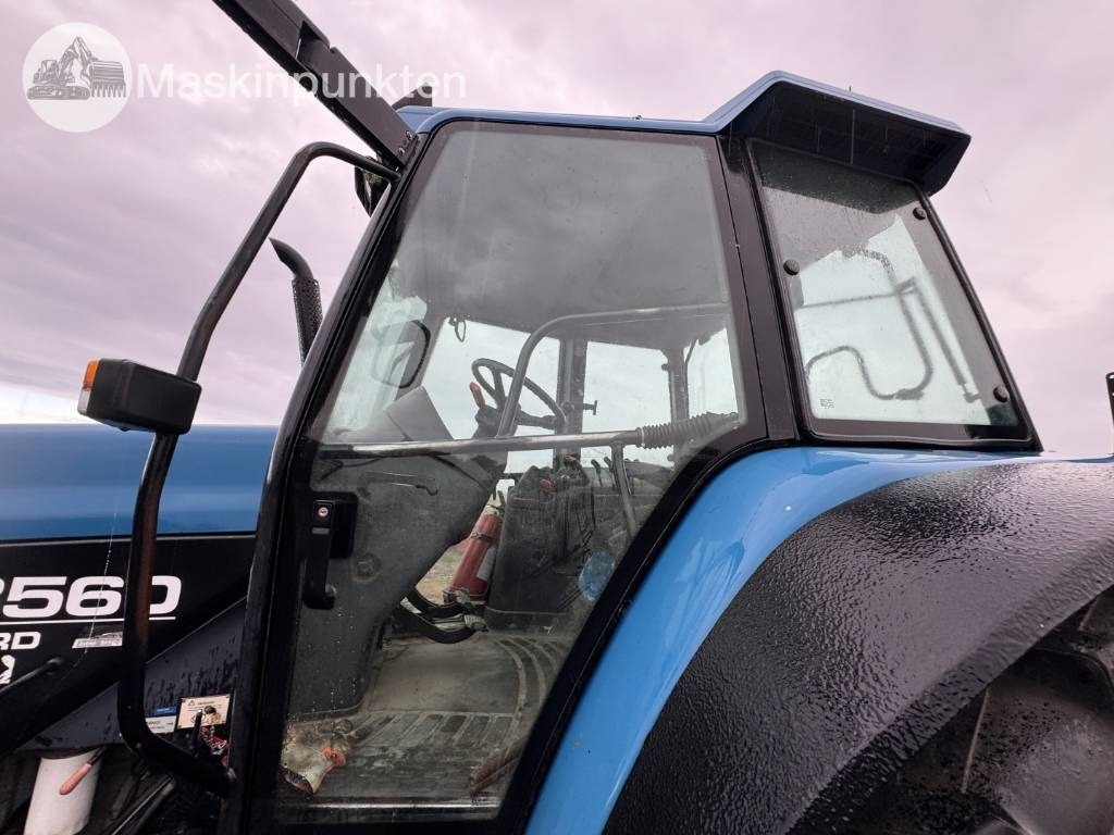 Farm tractor New Holland 8560: picture 20