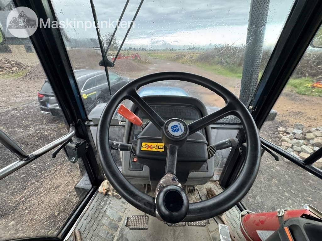 Farm tractor New Holland 8560: picture 26