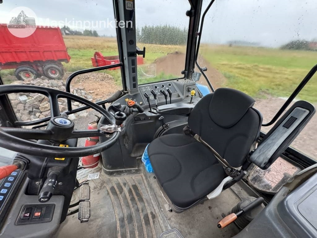 Farm tractor New Holland 8560: picture 25