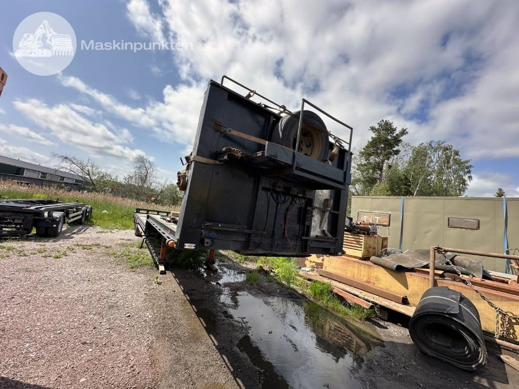 Renders RZOC 16.30 JUMBO - Dropside/ Flatbed semi-trailer: picture 4 Renders RZOC 16.30 JUMBO - Dropside/ Flatbed semi-trailer: picture 4