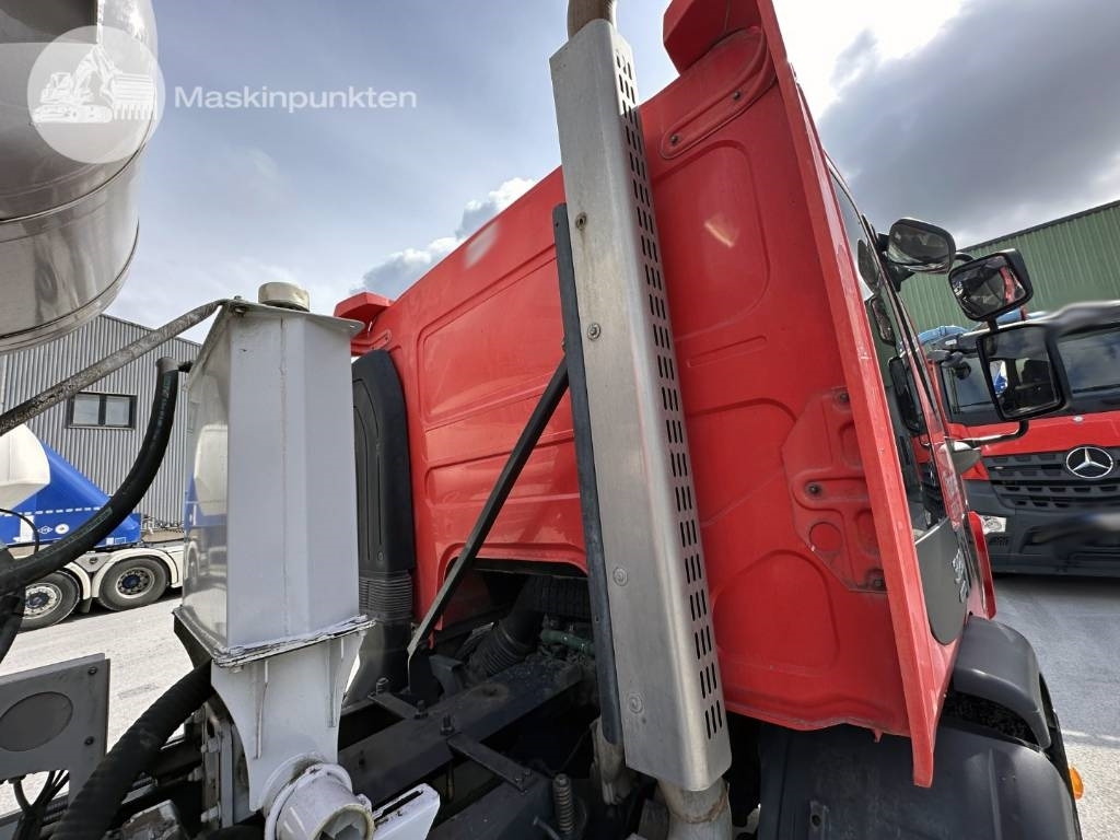 Concrete mixer truck Volvo FE 320: picture 50