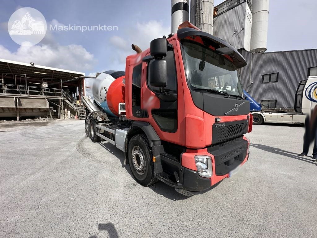 Volvo FE 320 - Concrete mixer truck: picture 3 Volvo FE 320 - Concrete mixer truck: picture 3