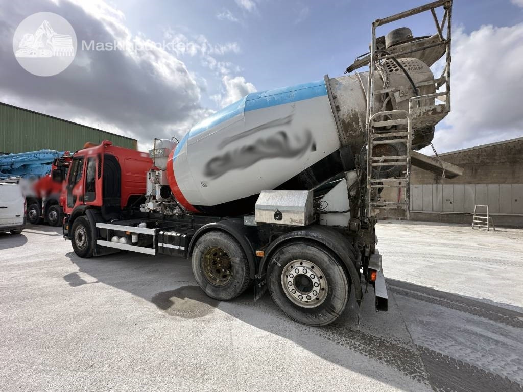 Concrete mixer truck Volvo FE 320: picture 9