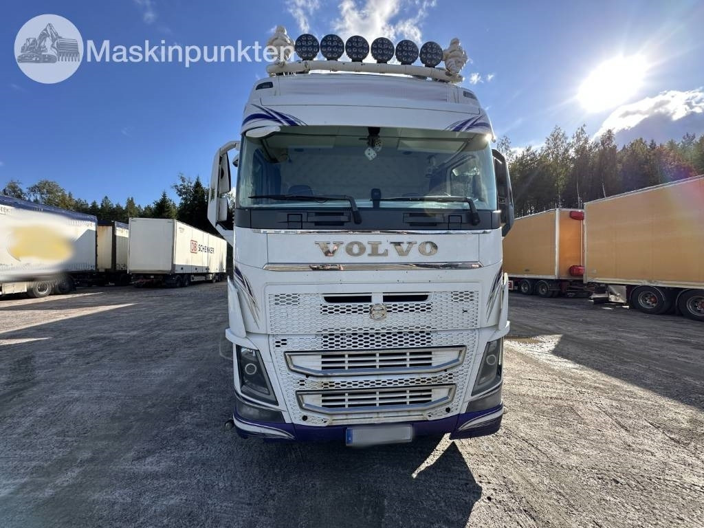Volvo FH 16 750 - Timber truck: picture 3 Volvo FH 16 750 - Timber truck: picture 3