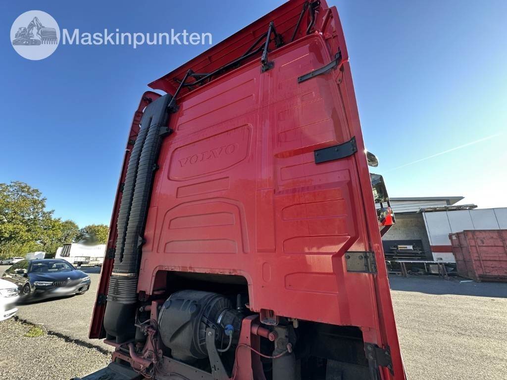 Cab chassis truck Volvo FH 16: picture 47