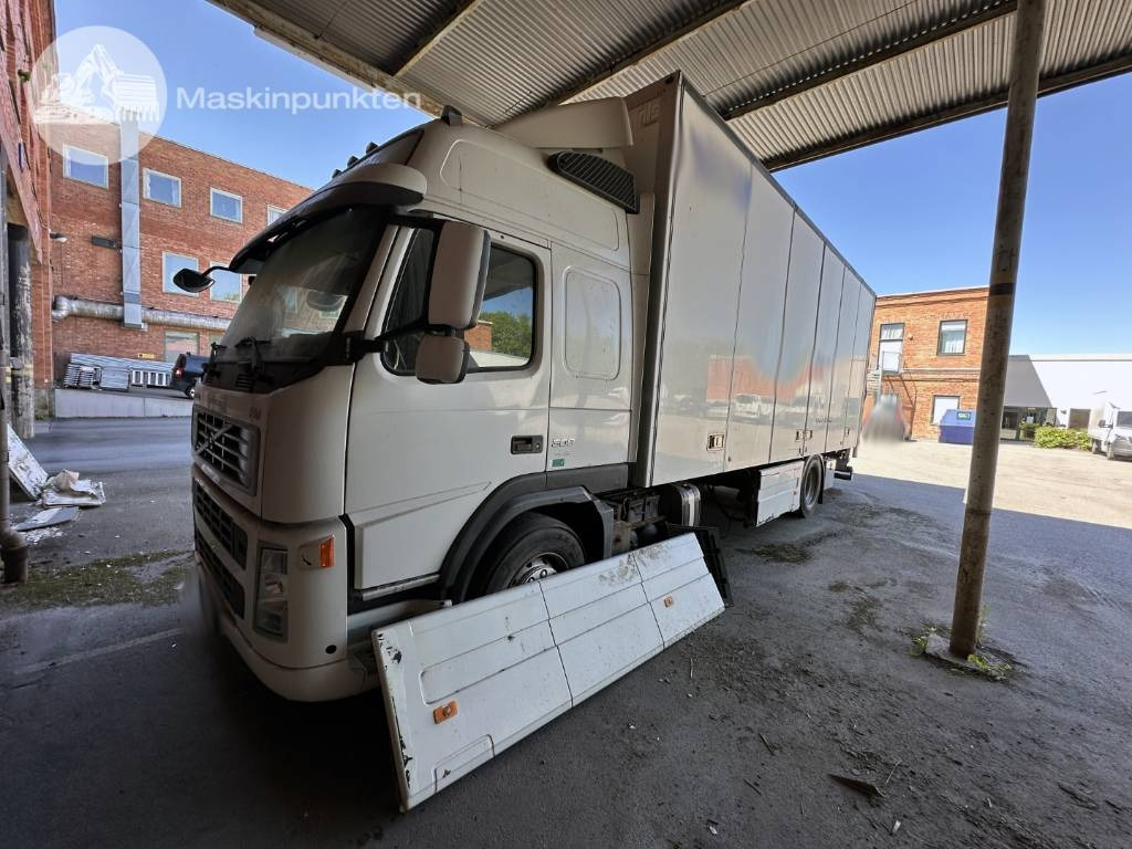 Volvo FM 300  - Box truck: picture 1 Volvo FM 300  - Box truck: picture 1