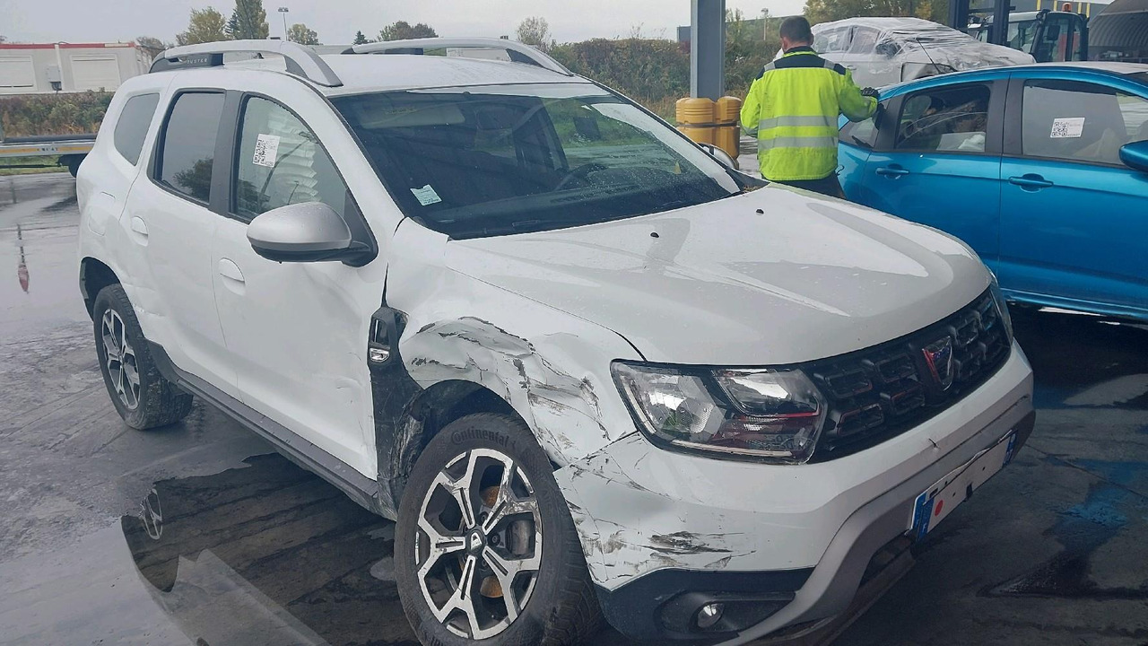 DACIA DUSTER II 1.5 BLUEDCI 115 - Car: picture 2 DACIA DUSTER II 1.5 BLUEDCI 115 - Car: picture 2