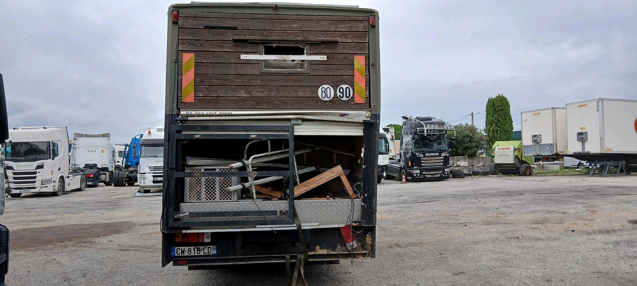 RENAULT M180 PORTEUR BETAILLERE - Horse truck: picture 5 RENAULT M180 PORTEUR BETAILLERE - Horse truck: picture 5