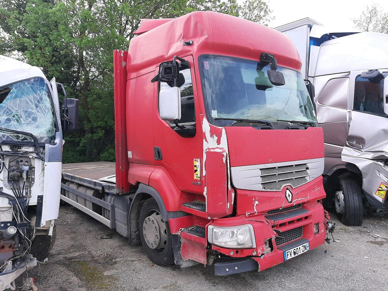 RENAULT PREMIUM 470 PLATEAU - Dropside/ Flatbed truck: picture 1 RENAULT PREMIUM 470 PLATEAU - Dropside/ Flatbed truck: picture 1