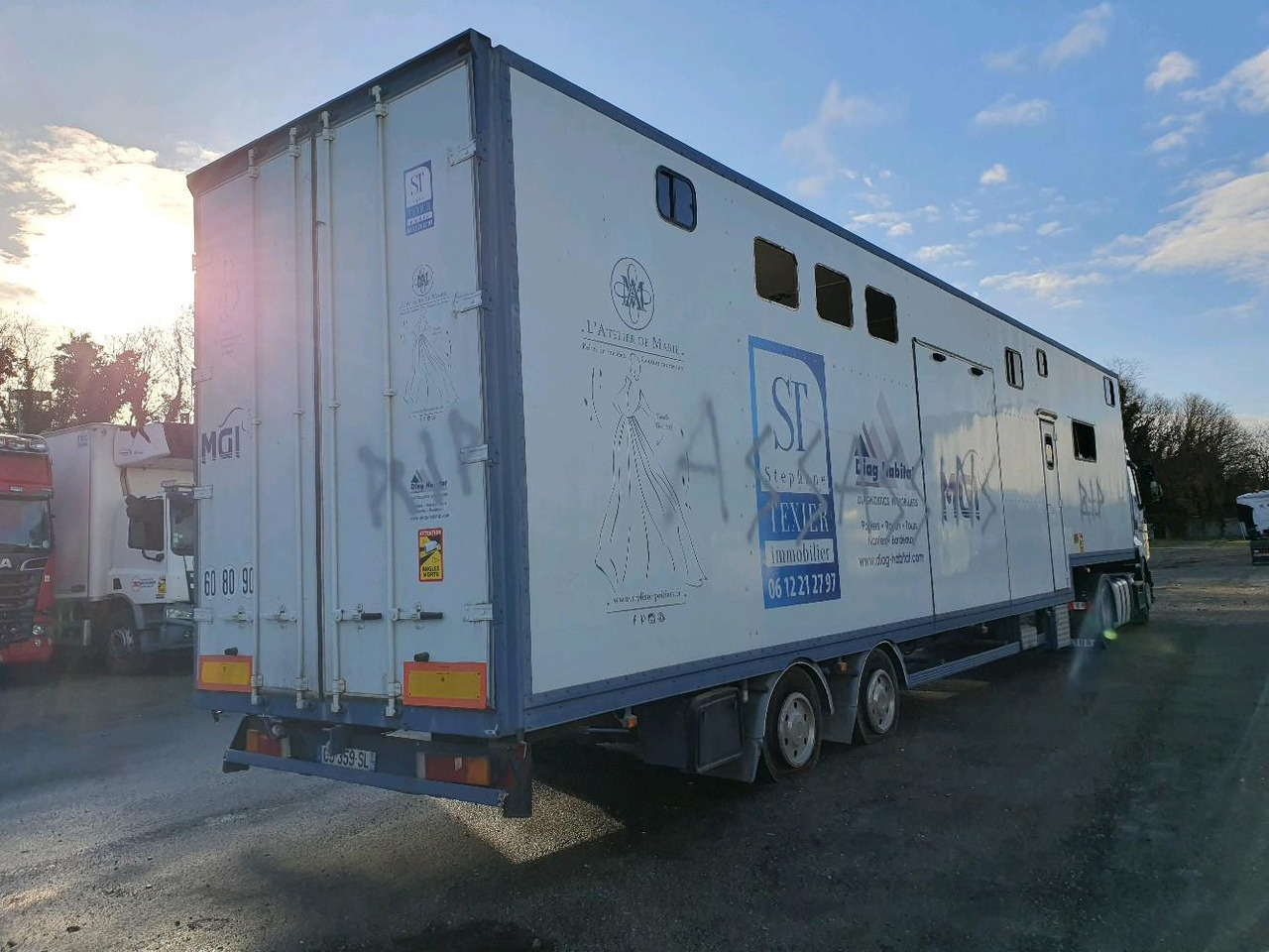 SAMRO SEMI REMORQUE HAB / VAN - Horse semi-trailer: picture 4 SAMRO SEMI REMORQUE HAB / VAN - Horse semi-trailer: picture 4