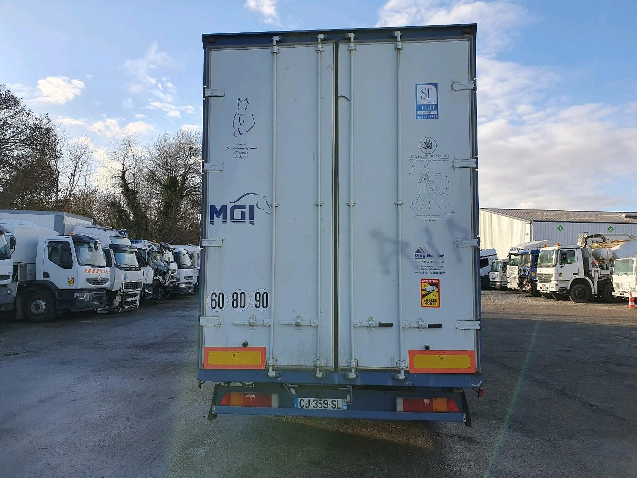SAMRO SEMI REMORQUE HAB / VAN - Horse semi-trailer: picture 5 SAMRO SEMI REMORQUE HAB / VAN - Horse semi-trailer: picture 5