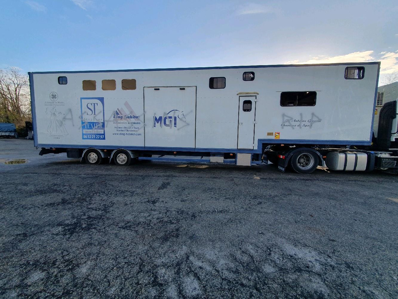 SAMRO SEMI REMORQUE HAB / VAN - Horse semi-trailer: picture 3 SAMRO SEMI REMORQUE HAB / VAN - Horse semi-trailer: picture 3