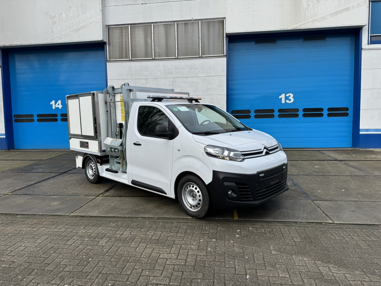 Citroen E-Jumpy veegvuil zijbelader seitenlader mullfahrzeug - Tipper van, Electric van: picture 2 Citroen E-Jumpy veegvuil zijbelader seitenlader mullfahrzeug - Tipper van, Electric van: picture 2