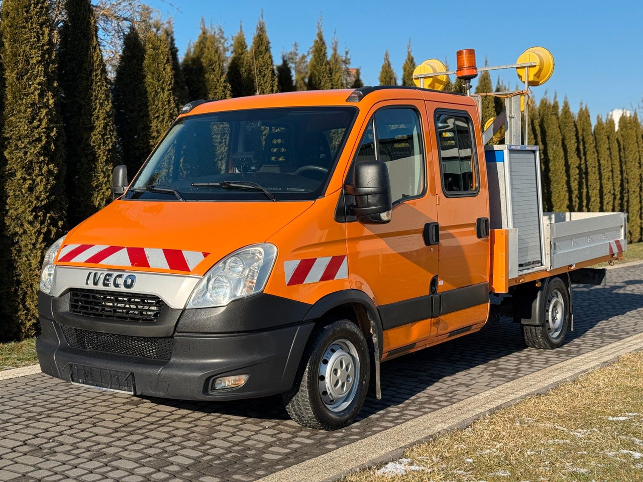 Iveco DAILY 35S13 DOUBLE CABIN - Flatbed van: picture 1 Iveco DAILY 35S13 DOUBLE CABIN - Flatbed van: picture 1
