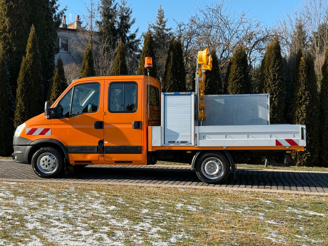 Iveco DAILY 35S13 DOUBLE CABIN - Flatbed van: picture 4 Iveco DAILY 35S13 DOUBLE CABIN - Flatbed van: picture 4