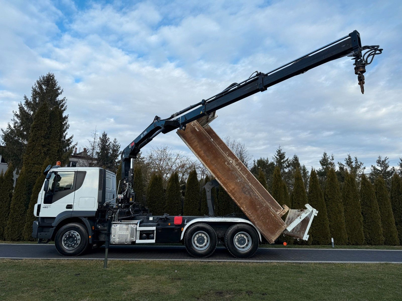 Iveco TRAKKER 450 6X4 DOUBLE HYDRO-BOARD HIAB - Tipper: picture 5 Iveco TRAKKER 450 6X4 DOUBLE HYDRO-BOARD HIAB - Tipper: picture 5