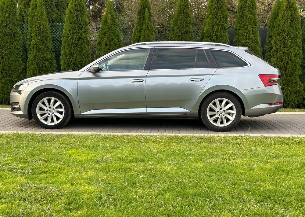 Skoda Superb 2.0 TDI SCR Style DSG - Station wagon: picture 4 Skoda Superb 2.0 TDI SCR Style DSG - Station wagon: picture 4