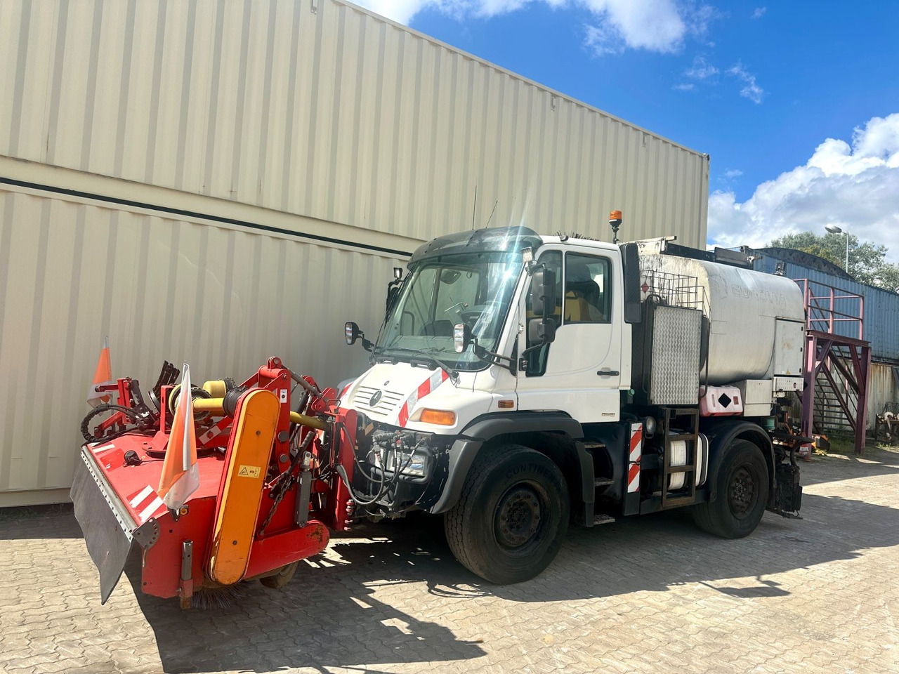 Unimog U400 Schäfer-Technic Bitum/Asphalt / TÜV 02/2026 - Municipal/ Special vehicle: picture 1 Unimog U400 Schäfer-Technic Bitum/Asphalt / TÜV 02/2026 - Municipal/ Special vehicle: picture 1
