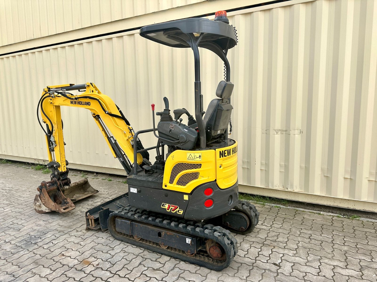 New Holland E17C / 2021 BJ / 508 H / 2 x Löffel - Mini excavator: picture 3 New Holland E17C / 2021 BJ / 508 H / 2 x Löffel - Mini excavator: picture 3