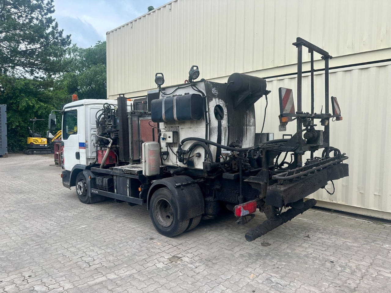 MAN TGL 10.240 / Weiro Bitumenspritze / 1. Hand - Truck: picture 3 MAN TGL 10.240 / Weiro Bitumenspritze / 1. Hand - Truck: picture 3
