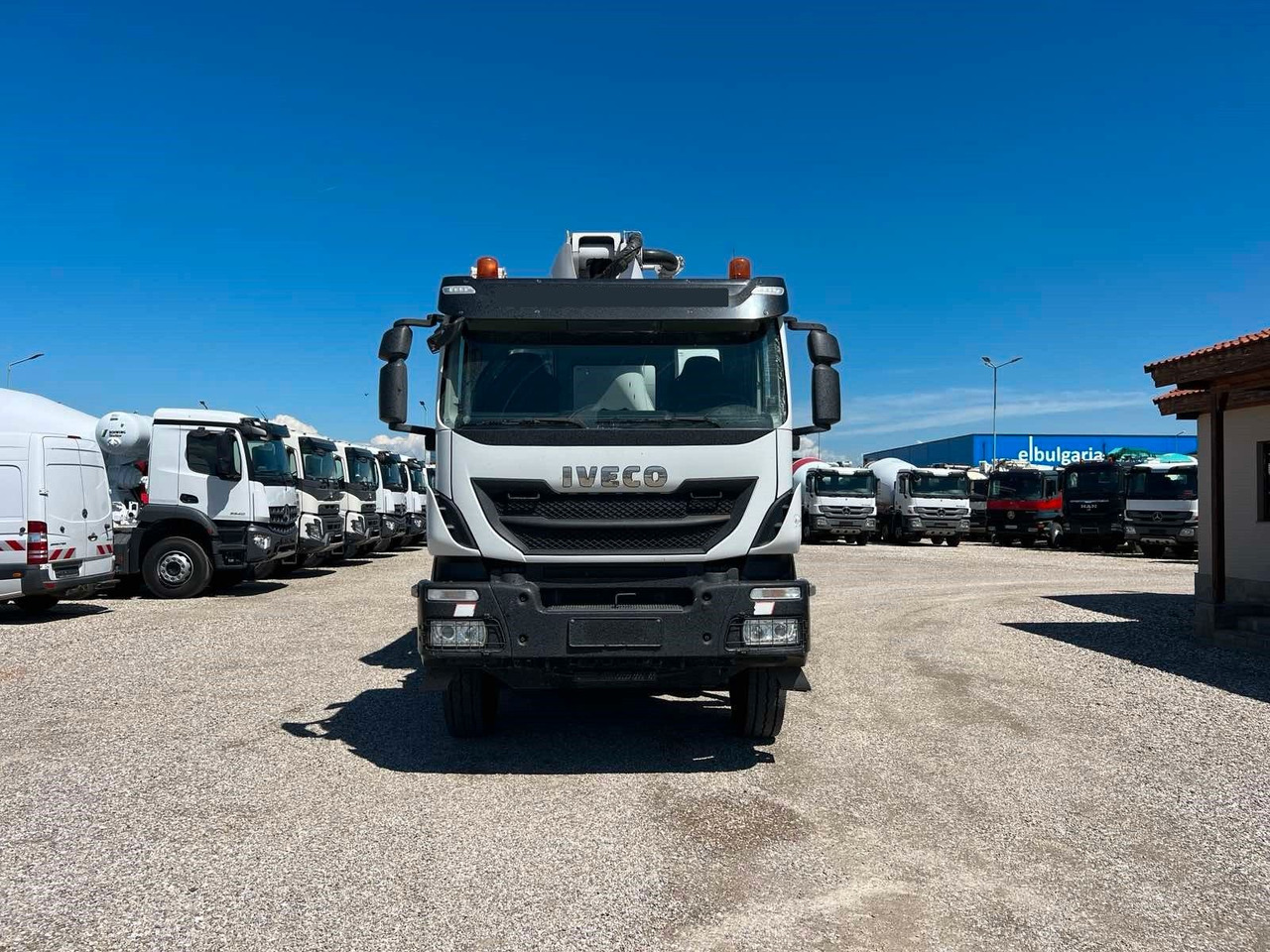 Iveco TRAKKER 500 CIFA MAGNUM MK32L - Concrete pump truck: picture 2 Iveco TRAKKER 500 CIFA MAGNUM MK32L - Concrete pump truck: picture 2