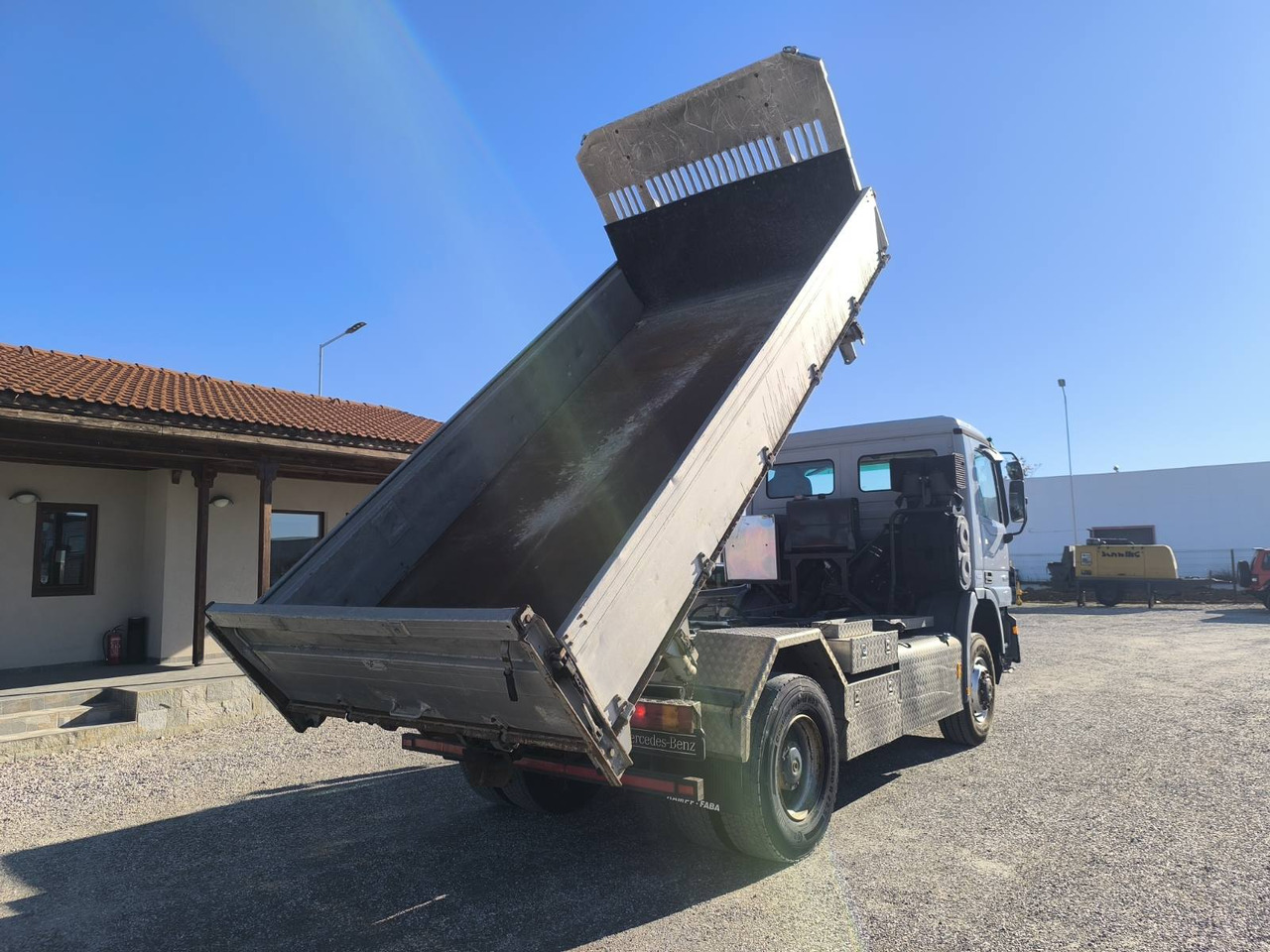 Tipper MERCEDES-BENZ Actros 1855 4X4: picture 13 Tipper MERCEDES-BENZ Actros 1855 4X4: picture 13