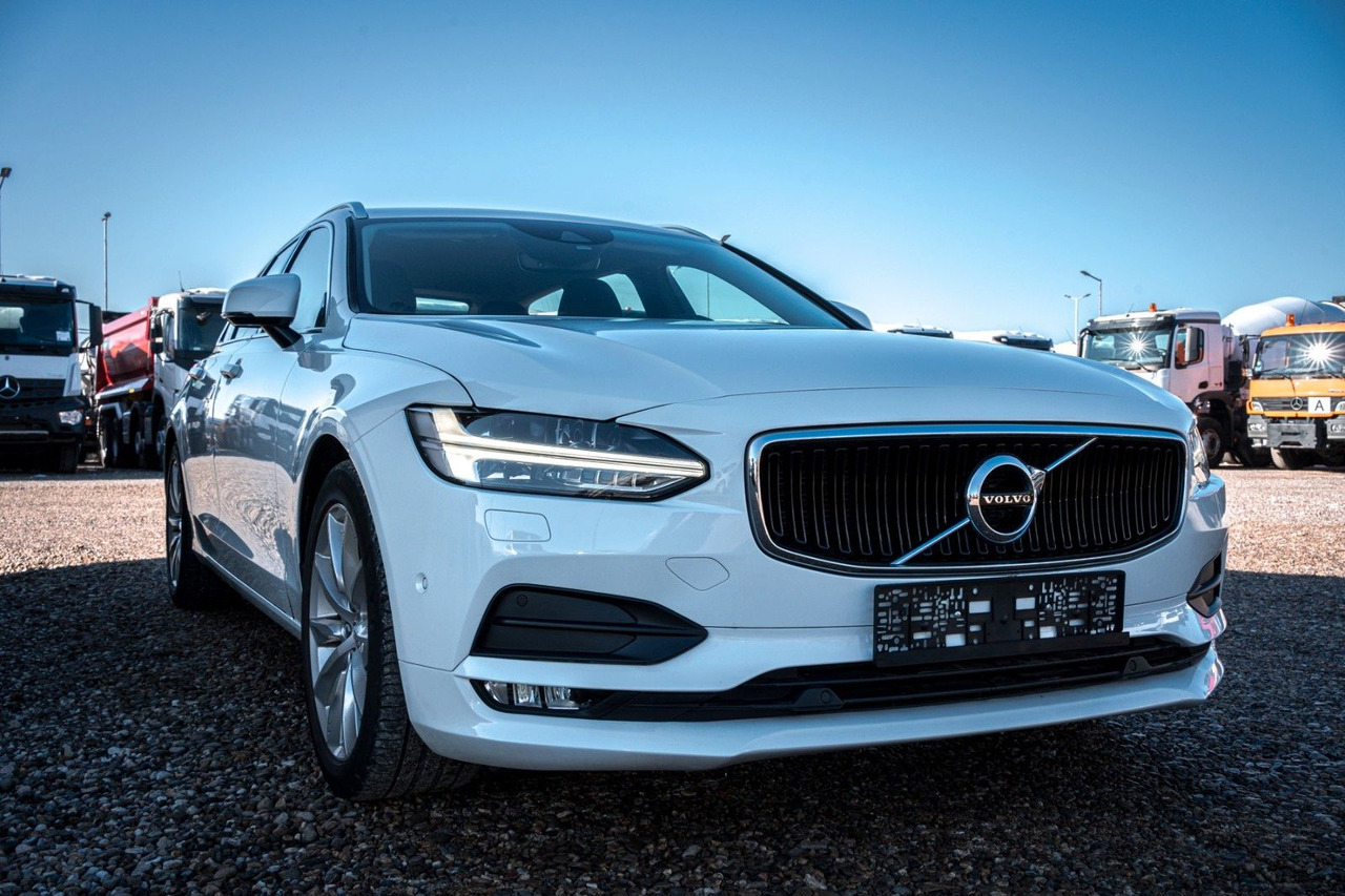Volvo V90 D4 Momentum 2.0D - Car: picture 4 Volvo V90 D4 Momentum 2.0D - Car: picture 4