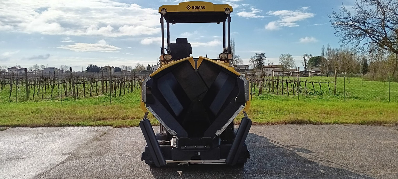 BOMAG IT BF 300 P-2 S340-2 TV  Stage IIIb/Tier 4f on lease BOMAG IT BF 300 P-2 S340-2 TV  Stage IIIb/Tier 4f: picture 8