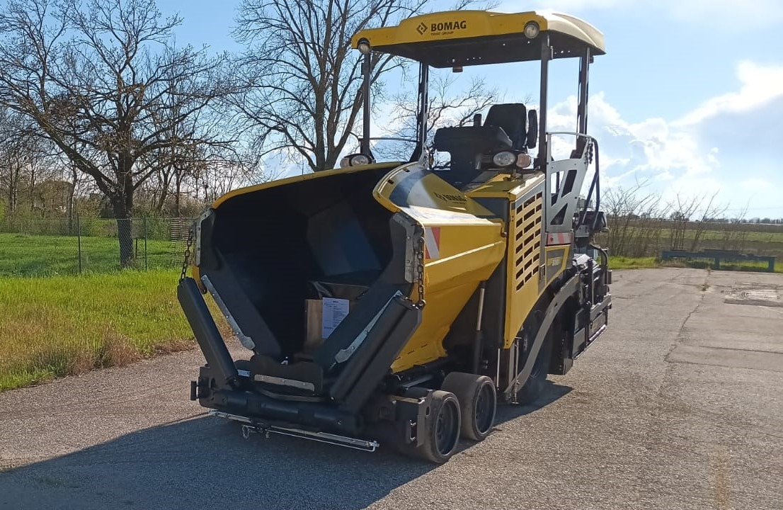 BOMAG IT BF 300 P-2 S340-2 TV Stage V/Tier 4f - Asphalt paver: picture 1 BOMAG IT BF 300 P-2 S340-2 TV Stage V/Tier 4f - Asphalt paver: picture 1