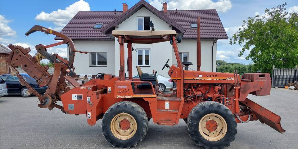 Koparka łańcuchowa Ditch Witch 8020 85KM - Trencher: picture 1 Koparka łańcuchowa Ditch Witch 8020 85KM - Trencher: picture 1