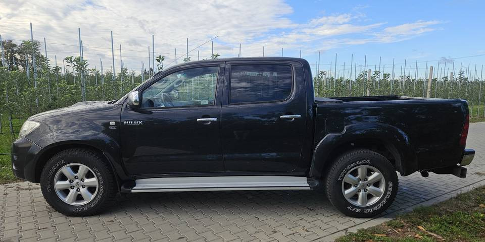 Pickup truck Toyota Hilux 3.0 SR5 automat 4x4: picture 8