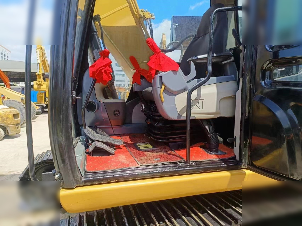 CATERPILLAR 312D - Crawler excavator: picture 5 CATERPILLAR 312D - Crawler excavator: picture 5