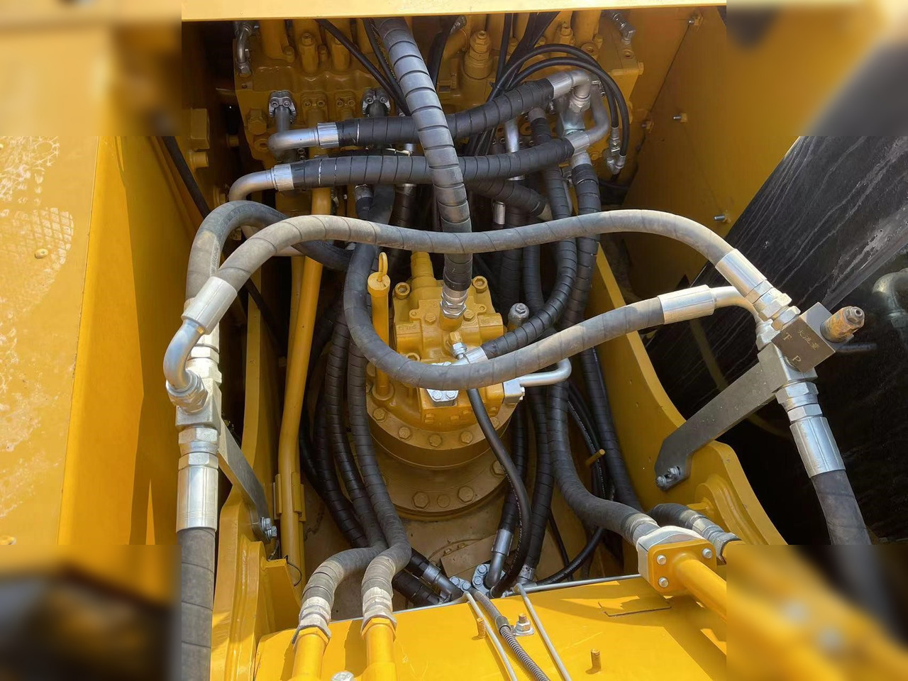 CATERPILLAR 320D2 - Crawler excavator: picture 5 CATERPILLAR 320D2 - Crawler excavator: picture 5
