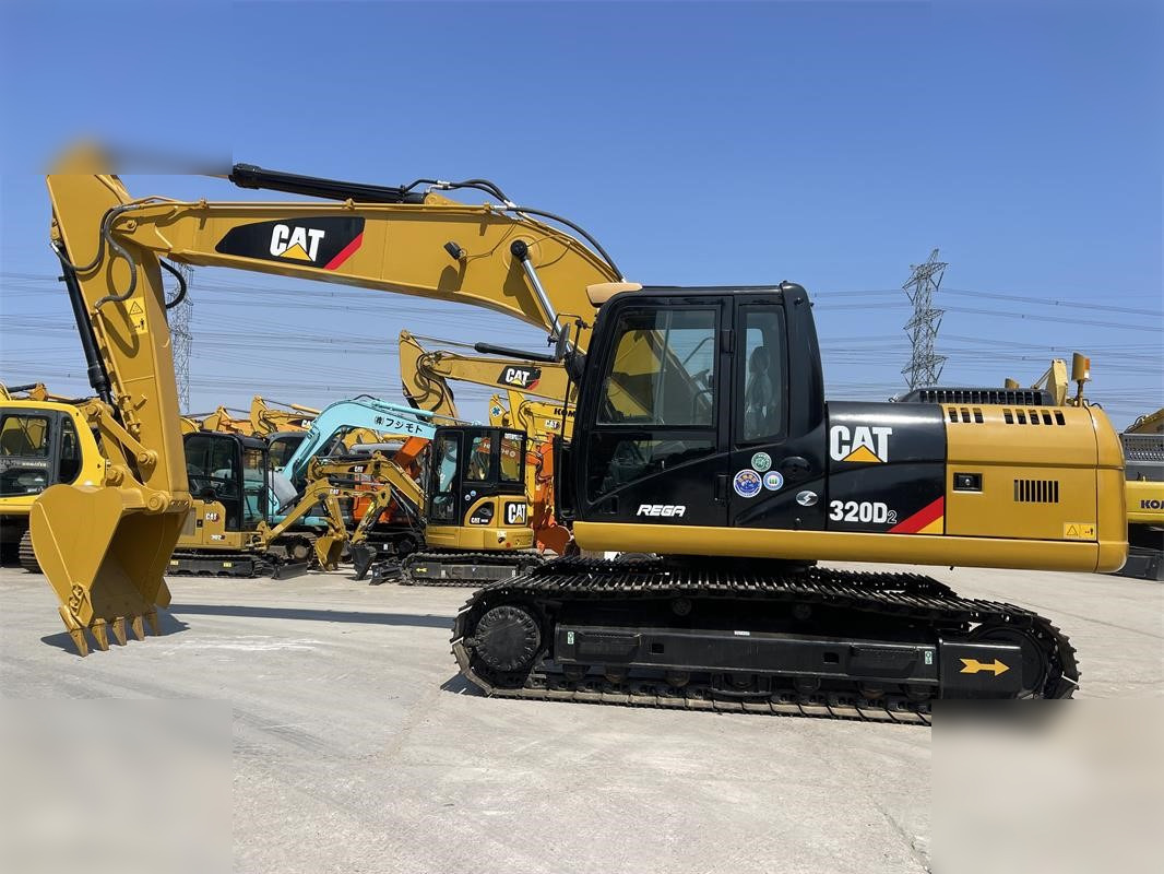 CATERPILLAR 320D2 - Crawler excavator: picture 1 CATERPILLAR 320D2 - Crawler excavator: picture 1