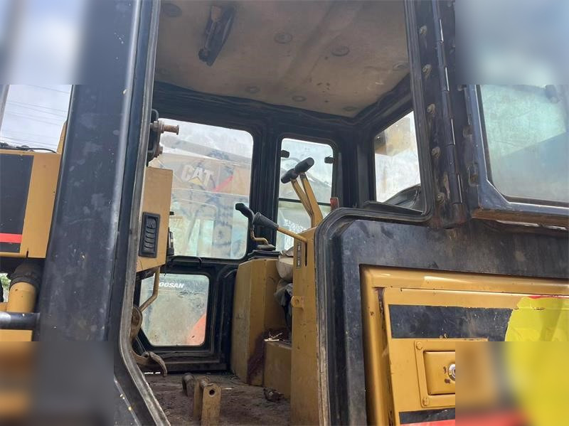 Bulldozer CATERPILLAR D6G: picture 9