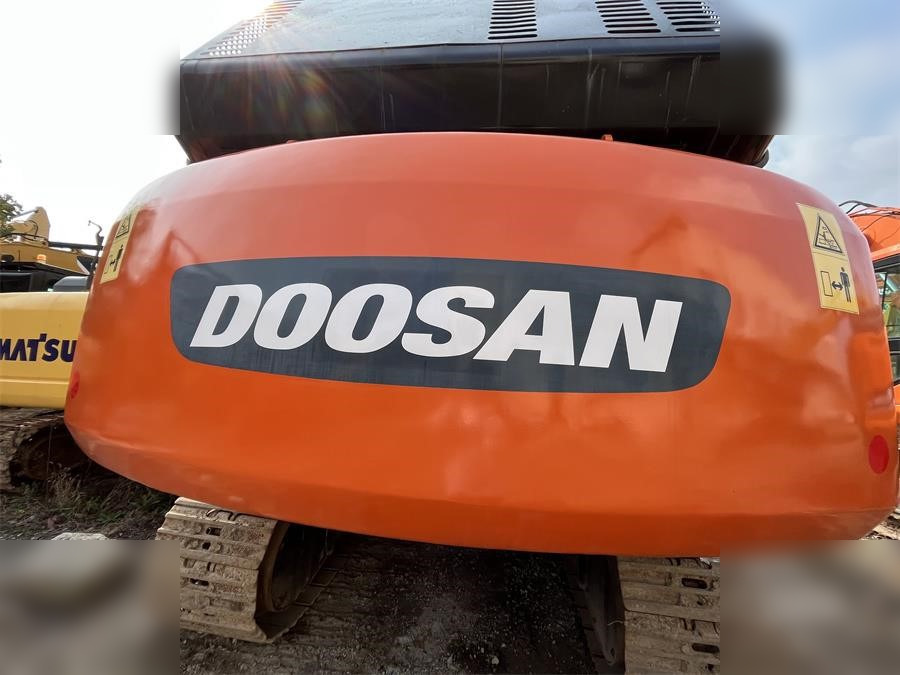 DOOSAN DH215-9E - Crawler excavator: picture 3 DOOSAN DH215-9E - Crawler excavator: picture 3