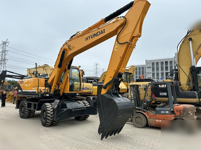 HYUNDAI ROBEX 210W-9 - Wheel excavator: picture 3 HYUNDAI ROBEX 210W-9 - Wheel excavator: picture 3