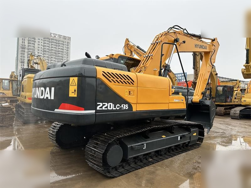 HYUNDAI ROBEX 220 LC-9S - Crawler excavator: picture 1 HYUNDAI ROBEX 220 LC-9S - Crawler excavator: picture 1