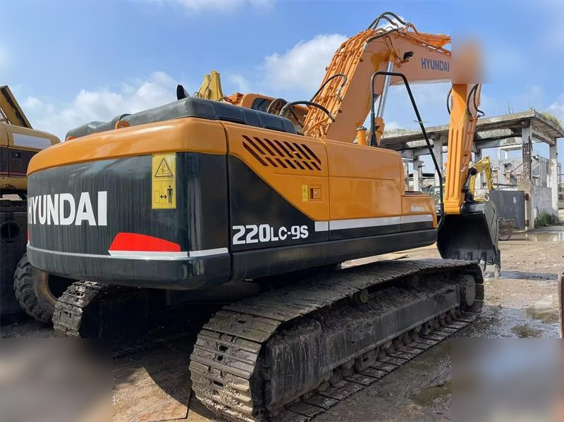 HYUNDAI ROBEX 220 LC-9S - Crawler excavator: picture 1 HYUNDAI ROBEX 220 LC-9S - Crawler excavator: picture 1