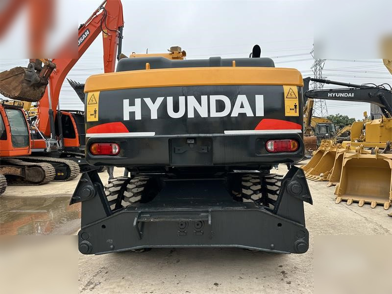 HYUNDAI ROBEX 220 LC-9S - Crawler excavator: picture 4 HYUNDAI ROBEX 220 LC-9S - Crawler excavator: picture 4