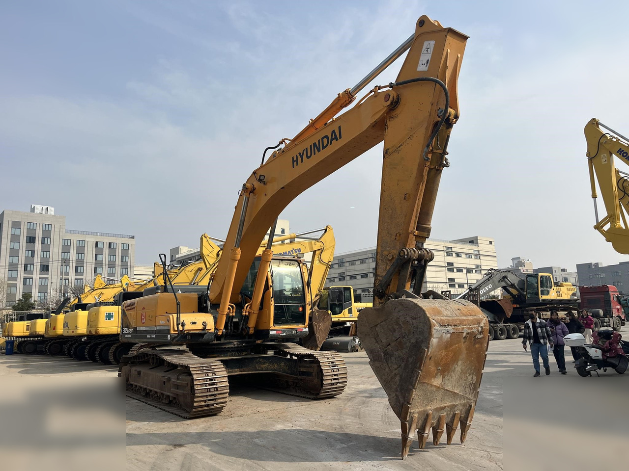 HYUNDAI ROBEX 305 LC-9T - Crawler excavator: picture 2 HYUNDAI ROBEX 305 LC-9T - Crawler excavator: picture 2