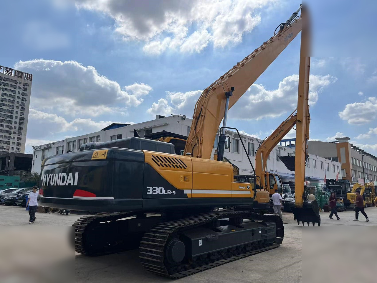 HYUNDAI ROBEX 330 LC-9S - Crawler excavator: picture 2 HYUNDAI ROBEX 330 LC-9S - Crawler excavator: picture 2