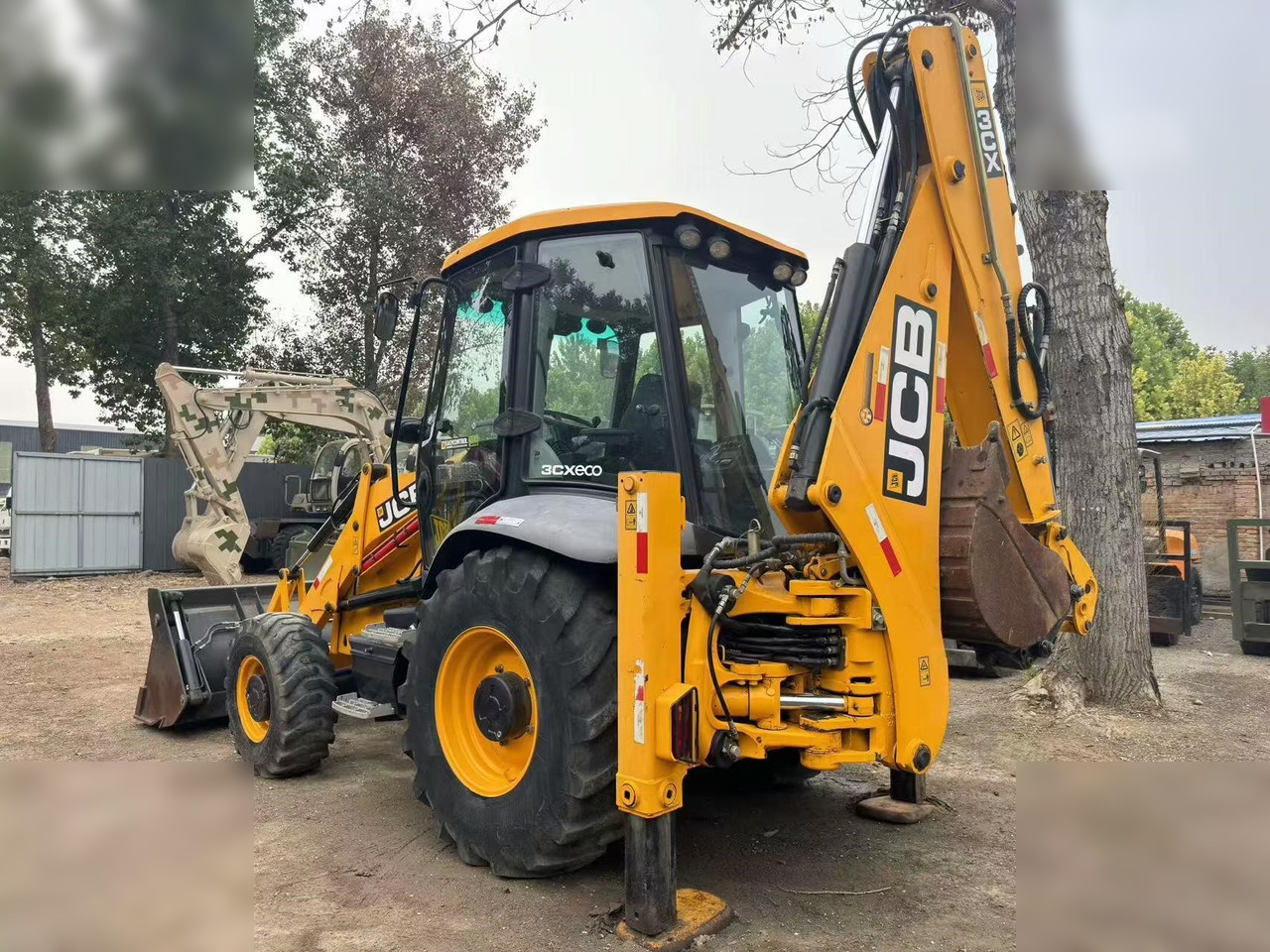 JCB 3CX - Backhoe loader: picture 1 JCB 3CX - Backhoe loader: picture 1