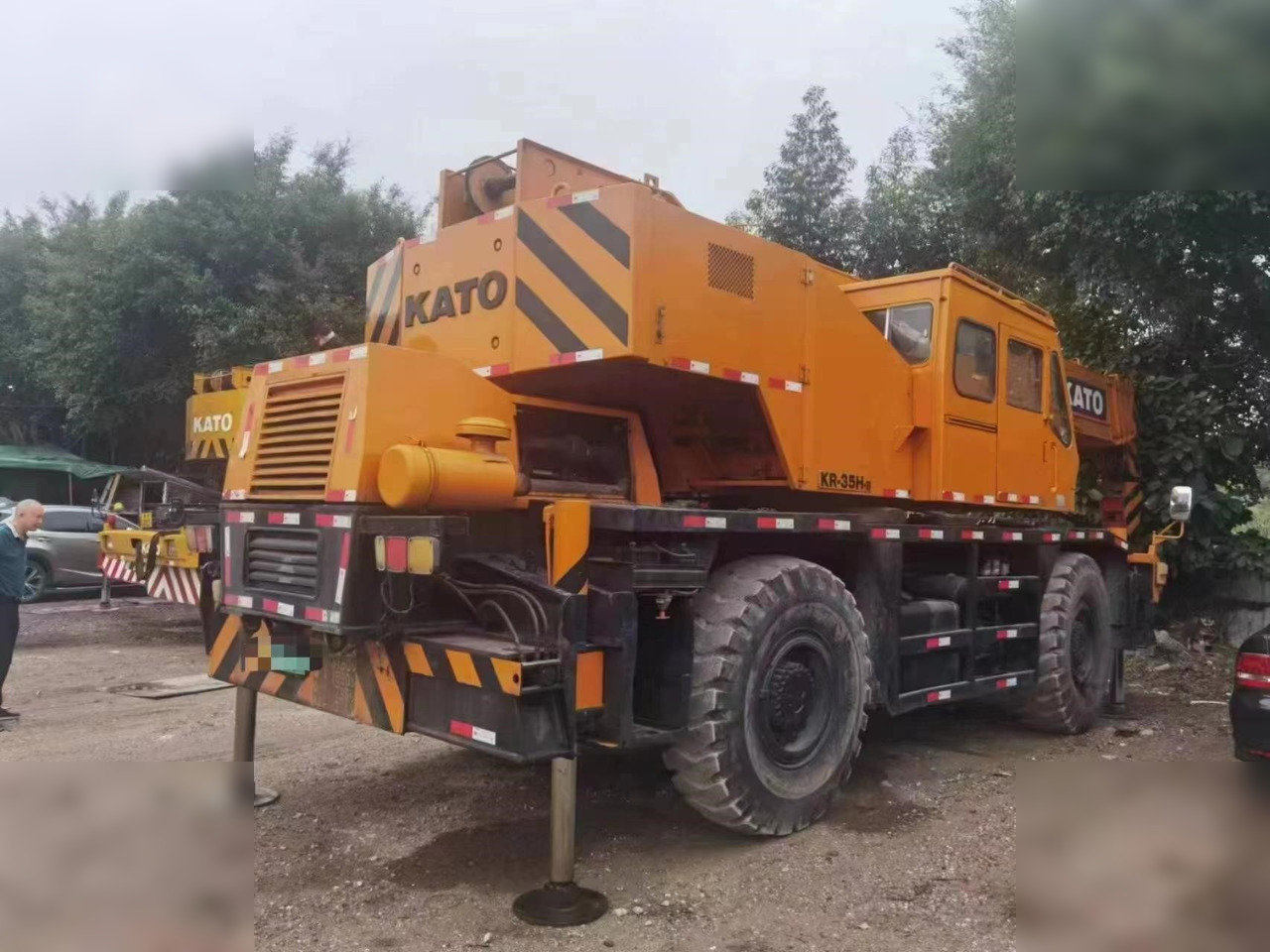 KATO KR25H - Rough terrain crane: picture 1 KATO KR25H - Rough terrain crane: picture 1