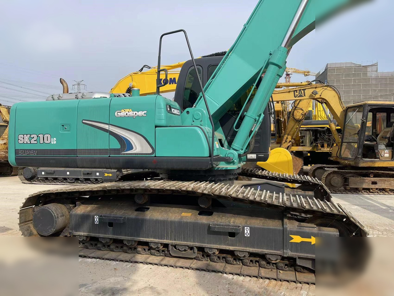 KOBELCO SK210 - Crawler excavator: picture 2 KOBELCO SK210 - Crawler excavator: picture 2